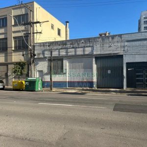 Pavilhão com 1970m², no bairro Centro em Caxias do Sul para Alugar