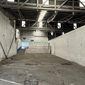 Pavilhão com 1970m², no bairro Centro em Caxias do Sul para Alugar