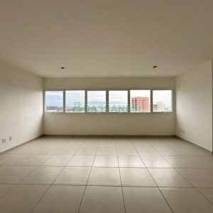 Sala com 46m², 1 vaga, no bairro Desvio Rizzo em Caxias do Sul para Comprar