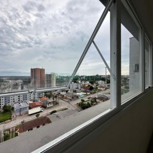 Sala com 46m², 1 vaga, no bairro Desvio Rizzo em Caxias do Sul para Comprar