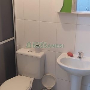 Kitinete Mobiliado com 32m², 1 dormitório, no bairro Presidente Vargas em Caxias do Sul para Comprar