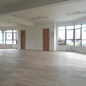 Sala com 118m², 1 vaga, no bairro Centro em Caxias do Sul para Comprar