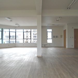Sala com 118m², 1 vaga, no bairro Centro em Caxias do Sul para Comprar