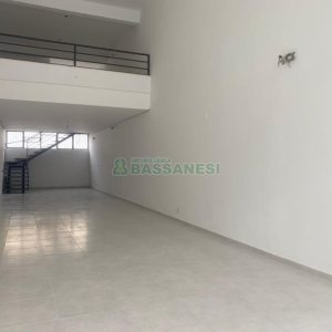 Loja com 140m², no bairro São Pelegrino em Caxias do Sul para Alugar