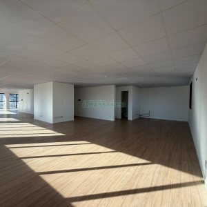 Sala com 191m², 1 vaga, no bairro Pio X em Caxias do Sul para Alugar