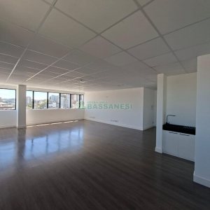 Sala com 77m², 1 vaga, no bairro Pio X em Caxias do Sul para Alugar