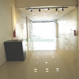 Loja com 342m², no bairro São Pelegrino em Caxias do Sul para Alugar