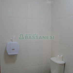 Loja com 342m², no bairro São Pelegrino em Caxias do Sul para Alugar
