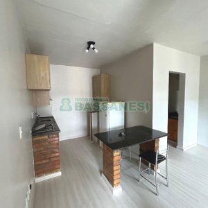 Apto Mobiliado com 30m², 1 dormitório, 1 vaga, no bairro Petrópolis em Caxias do Sul para Alugar