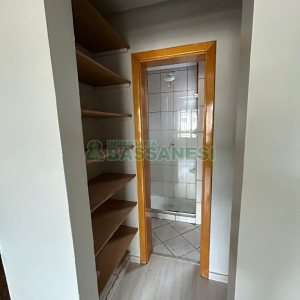 Apto Mobiliado com 30m², 1 dormitório, 1 vaga, no bairro Petrópolis em Caxias do Sul para Alugar