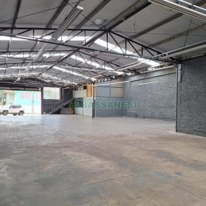 Pavilhão com 437m², no bairro Lourdes em Caxias do Sul para Alugar ou Comprar