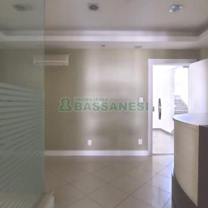 Sala com 91m², no bairro Centro em Caxias do Sul para Comprar