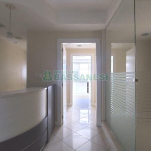 Sala com 91m², no bairro Centro em Caxias do Sul para Comprar