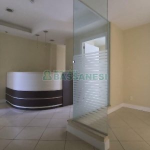 Sala com 91m², no bairro Centro em Caxias do Sul para Comprar