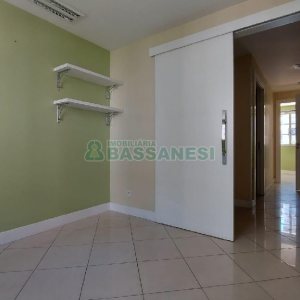 Sala com 91m², no bairro Centro em Caxias do Sul para Comprar