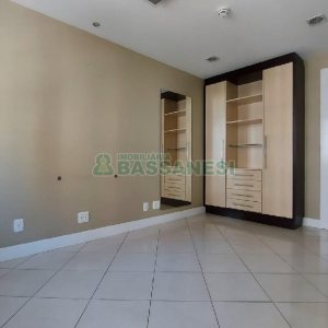 Sala com 91m², no bairro Centro em Caxias do Sul para Comprar