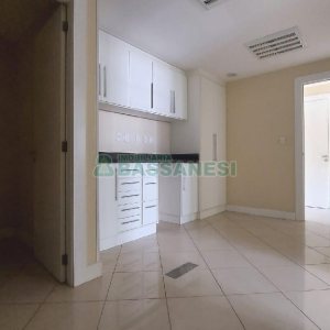 Sala com 91m², no bairro Centro em Caxias do Sul para Comprar