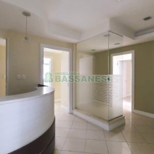 Sala com 91m², no bairro Centro em Caxias do Sul para Comprar