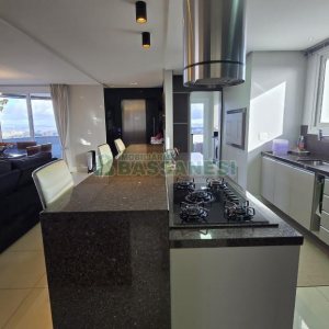 Apartamento com 193m², 3 dormitórios, 3 vagas, no bairro Panazzolo em Caxias do Sul para Comprar