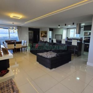 Apartamento com 193m², 3 dormitórios, 3 vagas, no bairro Panazzolo em Caxias do Sul para Comprar