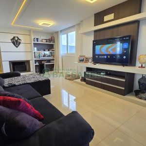 Apartamento com 193m², 3 dormitórios, 3 vagas, no bairro Panazzolo em Caxias do Sul para Comprar