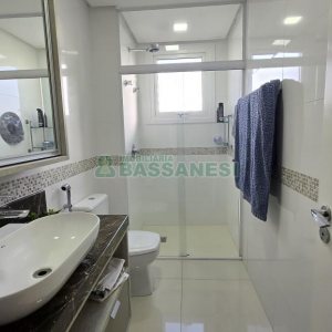 Apartamento com 193m², 3 dormitórios, 3 vagas, no bairro Panazzolo em Caxias do Sul para Comprar