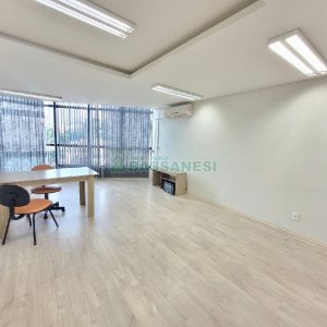 Sala com 42m², no bairro Lourdes em Caxias do Sul para Comprar