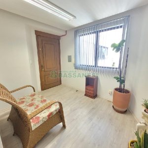 Sala com 42m², no bairro Lourdes em Caxias do Sul para Comprar