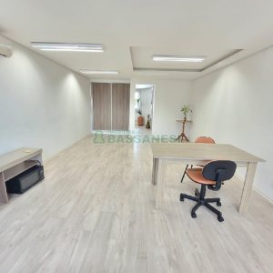 Sala com 42m², no bairro Lourdes em Caxias do Sul para Comprar