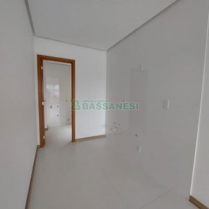 Apartamento com 67m², 2 dormitórios, 1 vaga, no bairro Vinhedos em Caxias do Sul para Comprar