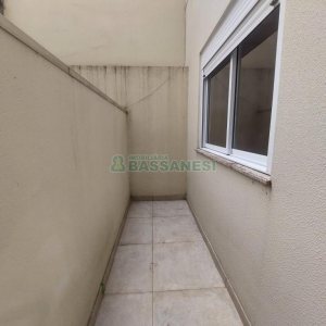 Apartamento com 67m², 2 dormitórios, 1 vaga, no bairro Vinhedos em Caxias do Sul para Comprar