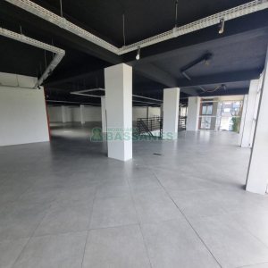 Loja com 996m², no bairro Sagrada Família em Caxias do Sul para Alugar