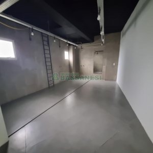 Loja com 996m², no bairro Sagrada Família em Caxias do Sul para Alugar