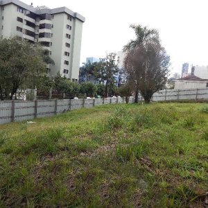 Terreno com 1420m², no bairro Pio X em Caxias do Sul para Alugar ou Comprar