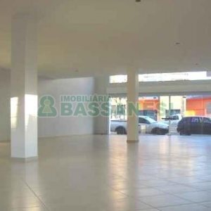 Loja com 330m², no bairro Cinqüentenário em Caxias do Sul para Alugar