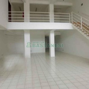 Loja com 292m², 10 vagas, no bairro Centro em Caxias do Sul para Alugar