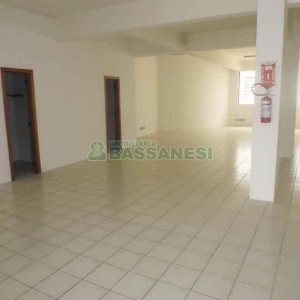 Loja com 292m², 10 vagas, no bairro Centro em Caxias do Sul para Alugar