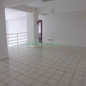 Loja com 292m², 10 vagas, no bairro Centro em Caxias do Sul para Alugar