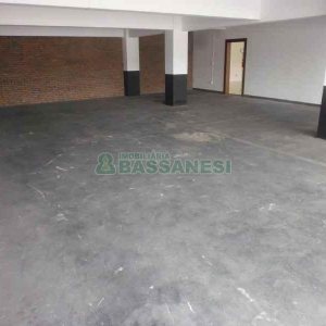 Loja com 292m², 10 vagas, no bairro Centro em Caxias do Sul para Alugar