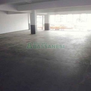 Loja com 292m², 10 vagas, no bairro Centro em Caxias do Sul para Alugar