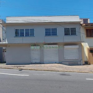 Loja com 460m², 2 vagas, no bairro Medianeira em Caxias do Sul para Alugar