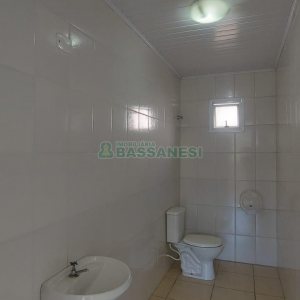 Loja com 460m², 2 vagas, no bairro Medianeira em Caxias do Sul para Alugar