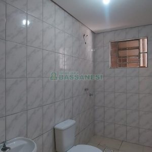 Loja com 460m², 2 vagas, no bairro Medianeira em Caxias do Sul para Alugar