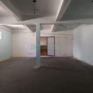 Loja com 460m², 2 vagas, no bairro Medianeira em Caxias do Sul para Alugar