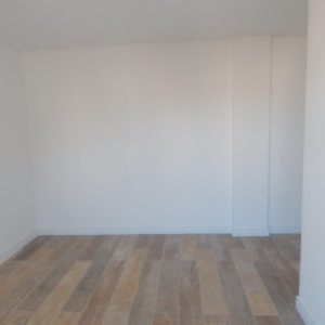 Apartamento com 80m², 2 dormitórios, 2 vagas, no bairro Panazzolo em Caxias do Sul para Comprar