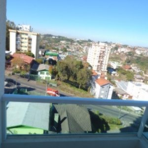 Apartamento com 80m², 2 dormitórios, 2 vagas, no bairro Panazzolo em Caxias do Sul para Comprar