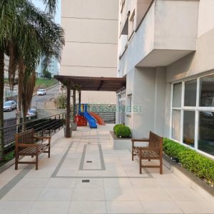 Apartamento com 77m², 3 dormitórios, 2 vagas, no bairro Pio X em Caxias do Sul para Comprar