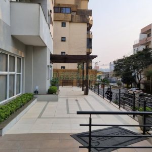 Apartamento com 77m², 3 dormitórios, 2 vagas, no bairro Pio X em Caxias do Sul para Comprar