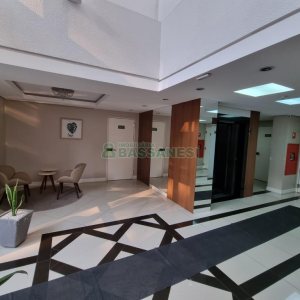 Apartamento com 77m², 3 dormitórios, 2 vagas, no bairro Pio X em Caxias do Sul para Comprar