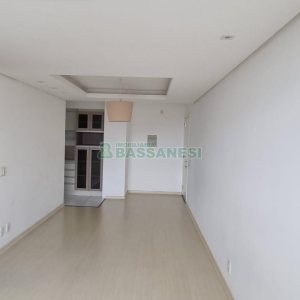 Apartamento com 77m², 3 dormitórios, 2 vagas, no bairro Pio X em Caxias do Sul para Comprar